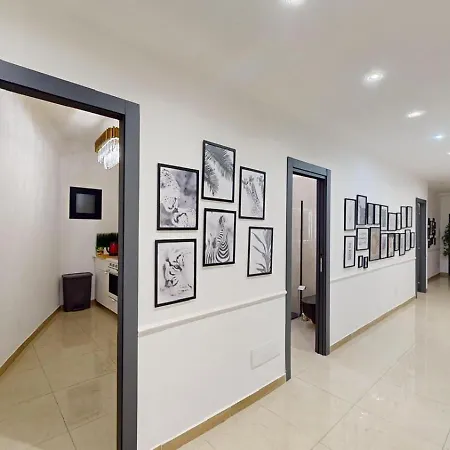 בית נופש Colosseo Splendido Lusso 180 Mq רומא